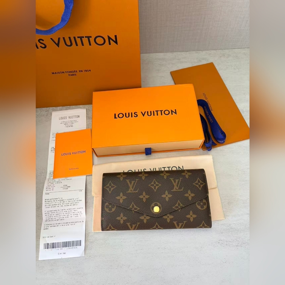 Louis Vuitton Monogram Sarah Wallet